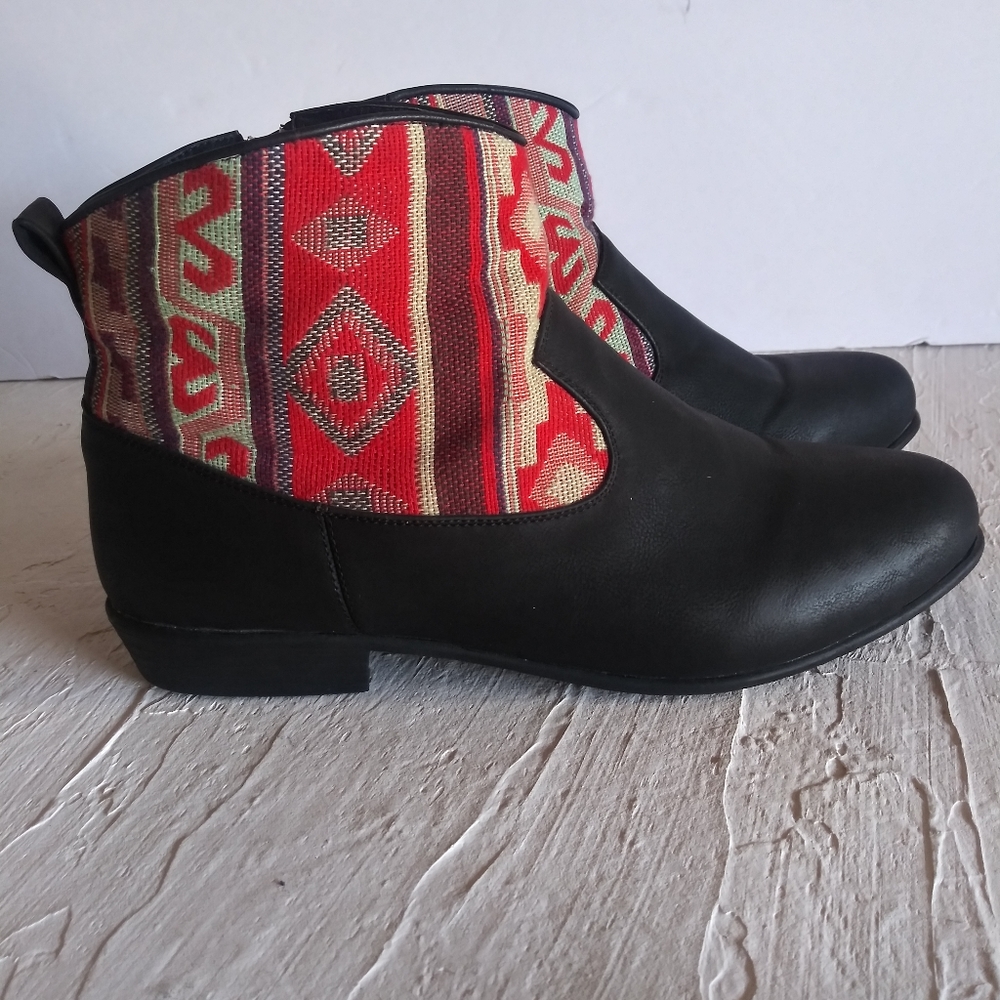 Comfortview tribal red ankle boots